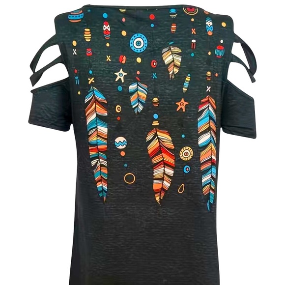 🔖CLEARANCE🔖 NWT 🪶 BLACK BOHO TRIBAL FEATHER COLD SHOULDER ZIPPER TOP Women’s 1X - Picture 5 of 9